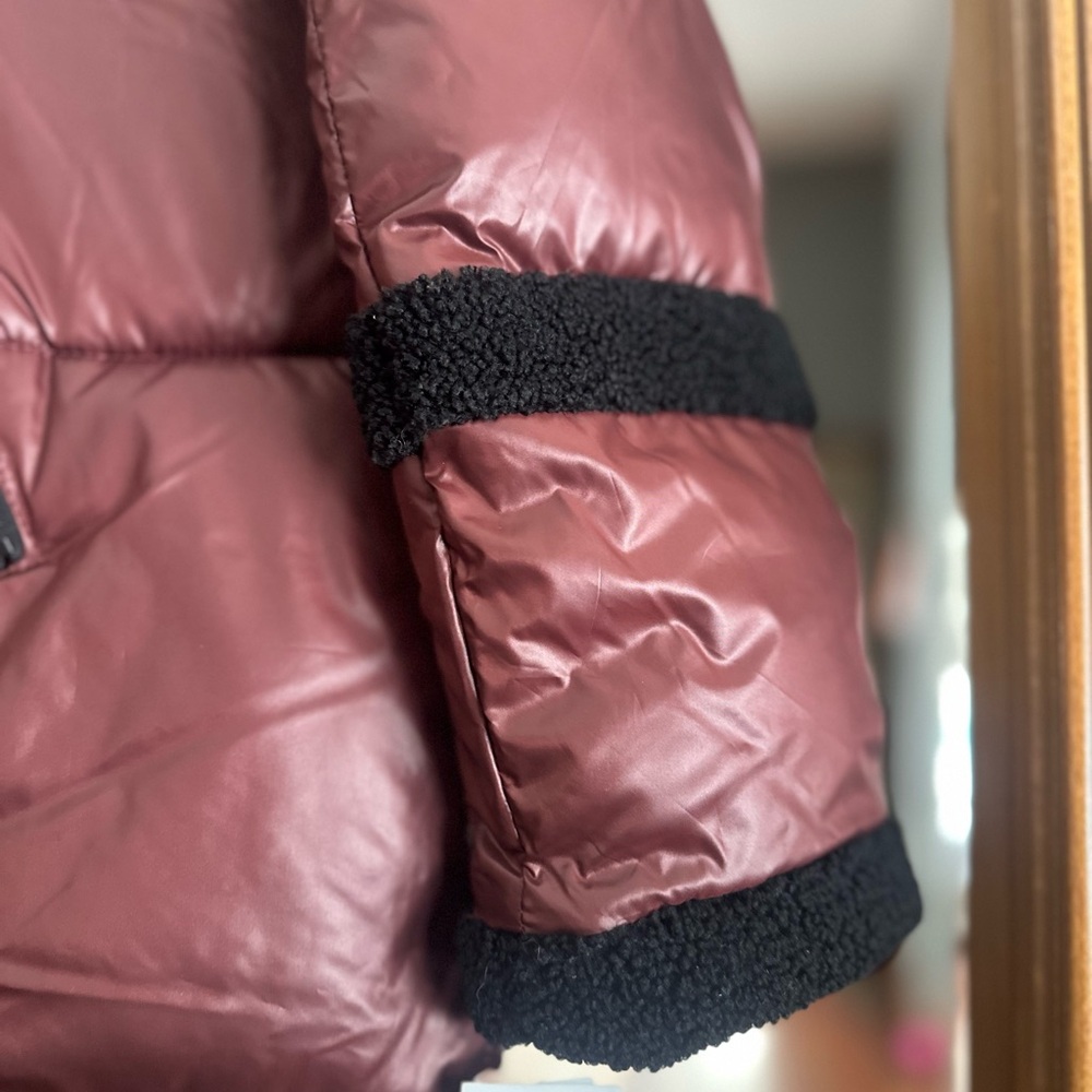 ๐ French Connection Maroon Puffer Jacket with Sherpa Detail. XL. - Picture 4 of 9